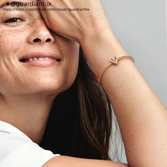 Pandora Sparkling Freehand Heart Charm - Picture 5 of 6